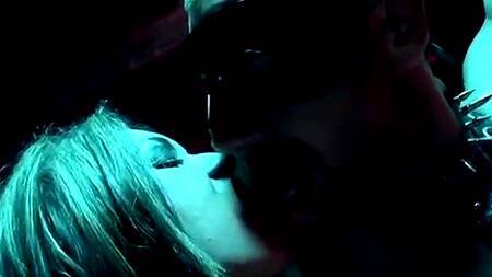 Телки в подвале доминируют над послушными мужиками