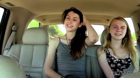 Оргазмирующие молодые девчонки балдеют на мясистом хую бойфренда