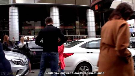 Русские пикаперы оприходовали с двух сторон подругу и кончили ей в рот