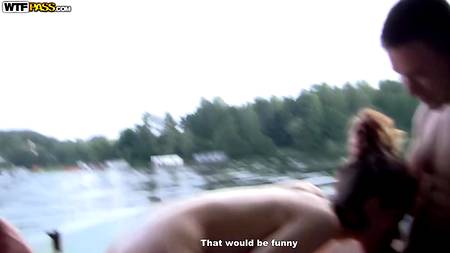 Русские чуваки оприходовали в лодке худенькую девку с плоской грудью