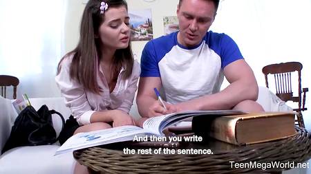 Красавчик ебет в жопу русскую молодую подругу с большой грудью