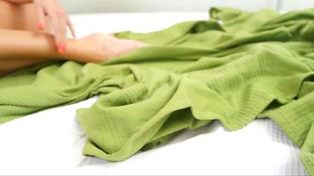 Опытный любовник нежно трахает красивую русскую девушку Krystal Boyd