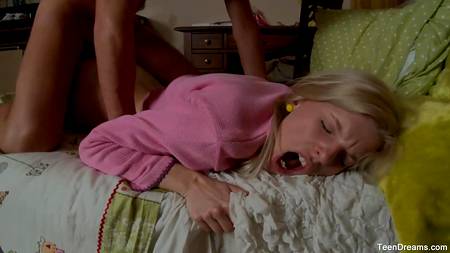 Молодая блондинка объездила очком крепкий стояк русского самца