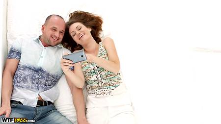 Русская красавица судорожно кончает от действий умелого пихаря