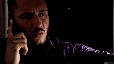 Блондинка запрыгнула киской на крепкий стояк соседского мужика