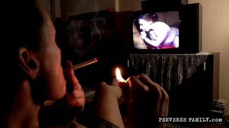 Мужик жестко наказал членом трех провинившихся молодых девушек