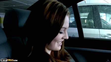 Порно агент ебет за деньги русскую девушку от первого лица