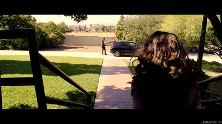 Длинноногая сучка струйно кончает на толстом члене опытного пихаря