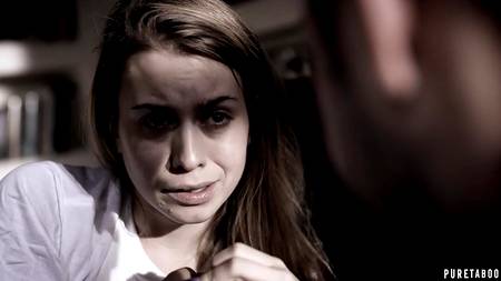 Красивая девушка жадно высосала их хахаля всю сперму