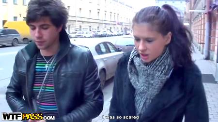 Русские самцы со всех сторон ебут симпатичную телку с маленькой грудью