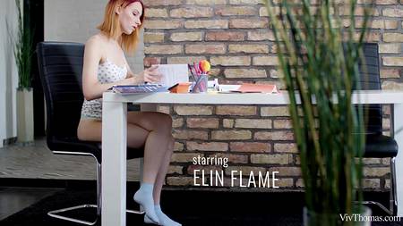 Стройные лесбиянки наслаждается красивым сексом в позе 69