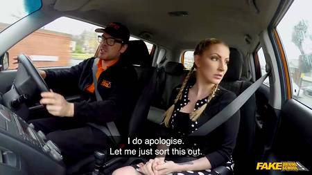 Инструктор по вождению отымел в машине ученицу с большими сиськами