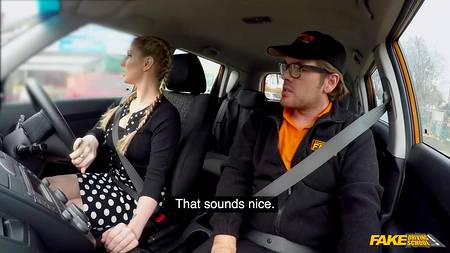 Инструктор по вождению отымел в машине ученицу с большими сиськами