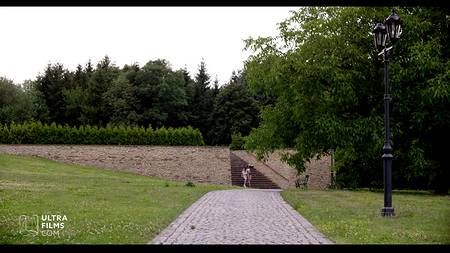 Молодой кавалер отодрал на природе толпу любвеобильных девиц