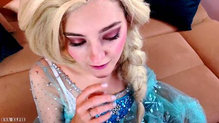 Пацан сношает от первого лица грудастую блондинку с длинной косой