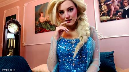 Пацан сношает от первого лица грудастую блондинку с длинной косой