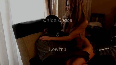 Муж с интересом наблюдает как жену трахает негр