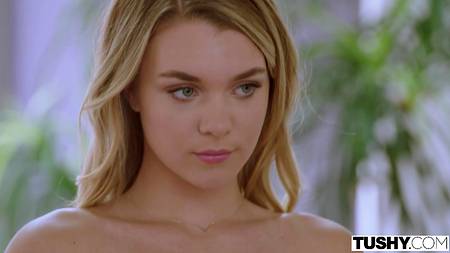 Фантастический анальный секс с грудастой молодой блондинкой
