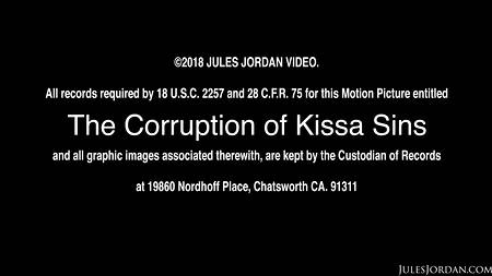 По хардкору отодрали в задницу и накормили спермой горячую брюнетку