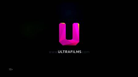 Стройная девушка извивается на мощном члене русского пихаря