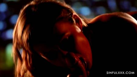 Фильм: Свидание в Слепую Свингер Клуб