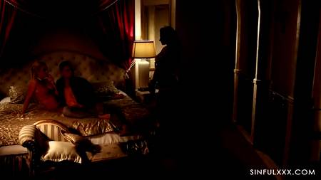 Фильм: Сексуальная и она это знает (с русским переводом)