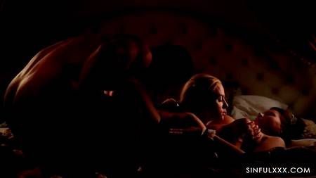 Фильм: Сексуальная и она это знает (с русским переводом)