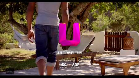 Накаченный негр оприходовал у бассейна двух худеньких белых сучек