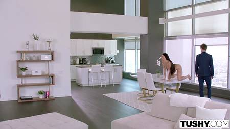 Фантастический анальный секс с горячей брюнеткой Kissa Sins