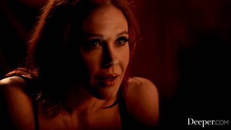 Накаченный самец страстно ебет стонущих нимфоманок в черных чулках