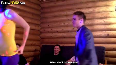 Русские ребята устроили жаркую оргию в загородном доме