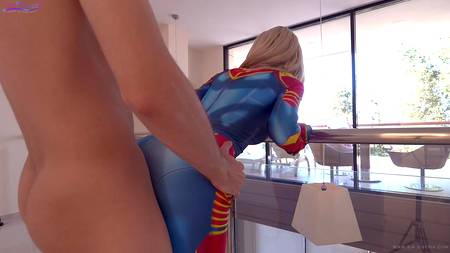 Чувак оприходовал косплейщицу в подъезде и мощно кончил ей в рот