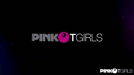 Незабываемый секс красивых транссексуалов  на просторной кровати