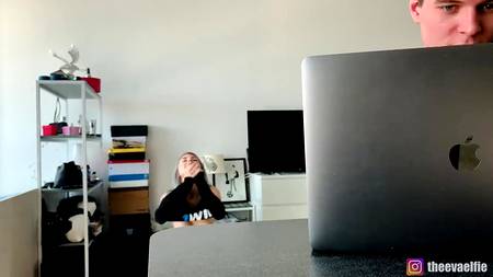 Грудастая русская девка изменяет бойфренду с его лучшим другом