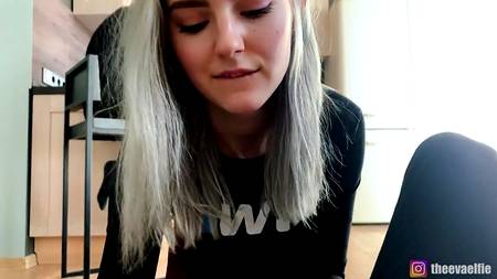 Грудастая русская девка изменяет бойфренду с его лучшим другом