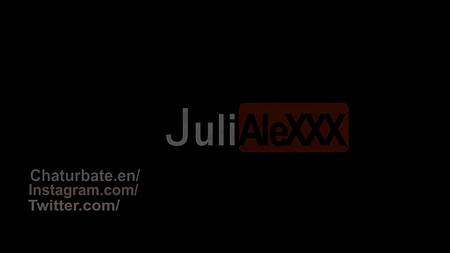 Страстная неформалка оргазмирует сверху на балдеющем парне