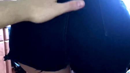 Пацан снимает от первого лица как ебет дома русскую подружку