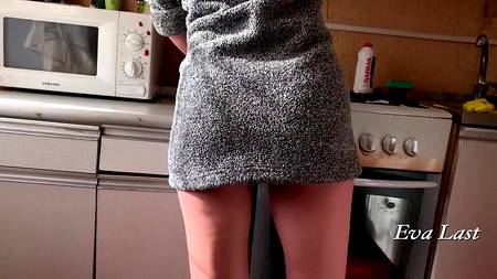 Русский пацан ебет в задницу роскошную маму лучшего друга