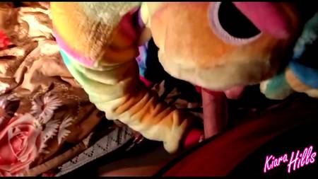 Страстный пихарь снимает от первого лица как ебет спящую телку