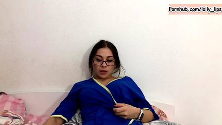 Красивая русская мама учит сына делать приятно женщинам