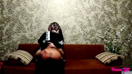 Русский чувак натягивает на член молодую девушку в школьной униформе