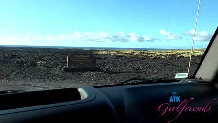 Кобель снимает любительское порно с блондинкой в номере отеля