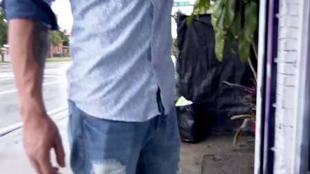 Ловелас запикапил в магазине грудастую блондинку готовую на секс