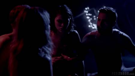 Хардкорная оргия с пришельцем на космическом корабле