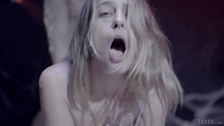 Хардкорная оргия с пришельцем на космическом корабле