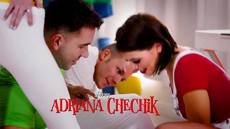 Стонущие лесбиянки трутся об друг друга влажными пилотками