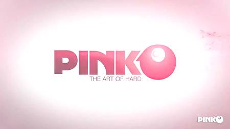 Мужик ебет в офисе сексуальную начальницу с большой задницей