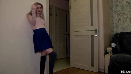 Привлекательный парень оприходовал блондинку и наполнил ей рот спермой