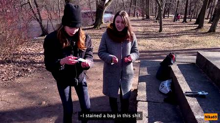 Русская няша прыгает на большом члене балдеющего пикапера