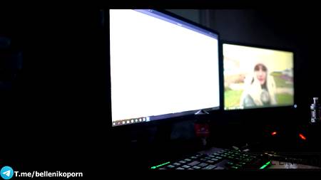 Русский красавчик дрючит в попку худенькую блондинку